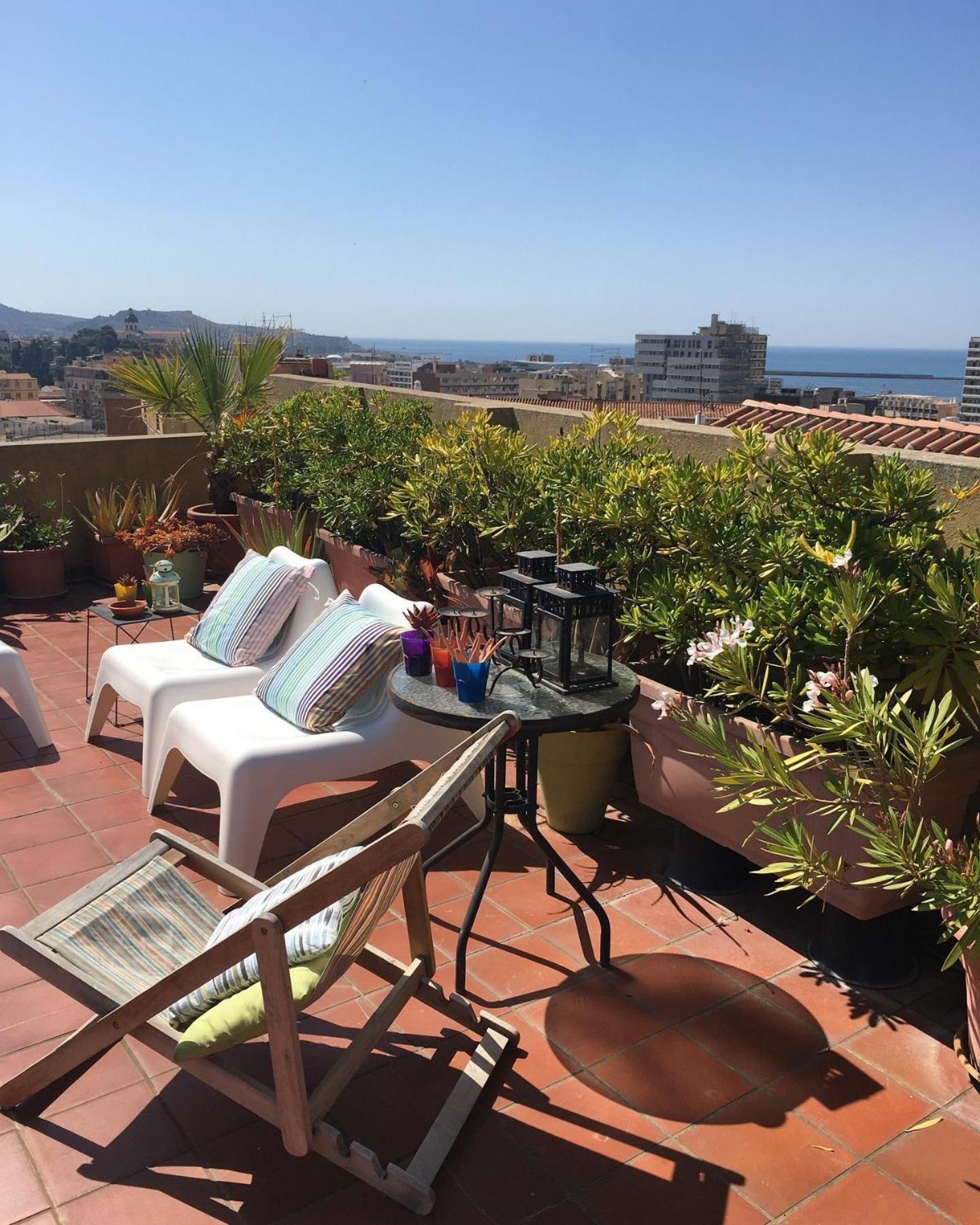 B&B St. Remy Каляри Екстериор снимка
