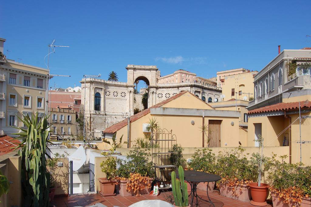 B&B St. Remy Каляри Екстериор снимка