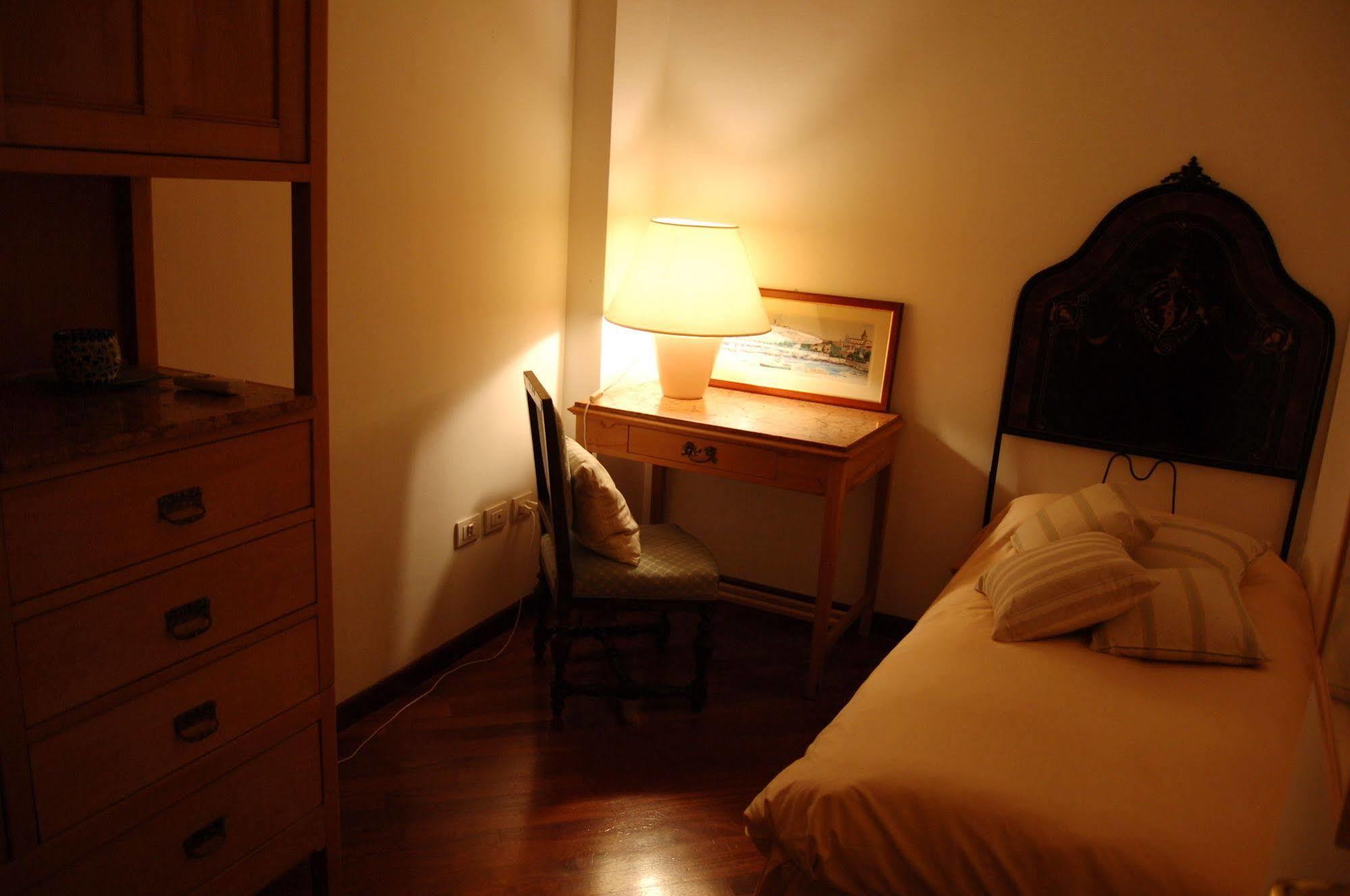 B&B St. Remy Каляри Екстериор снимка