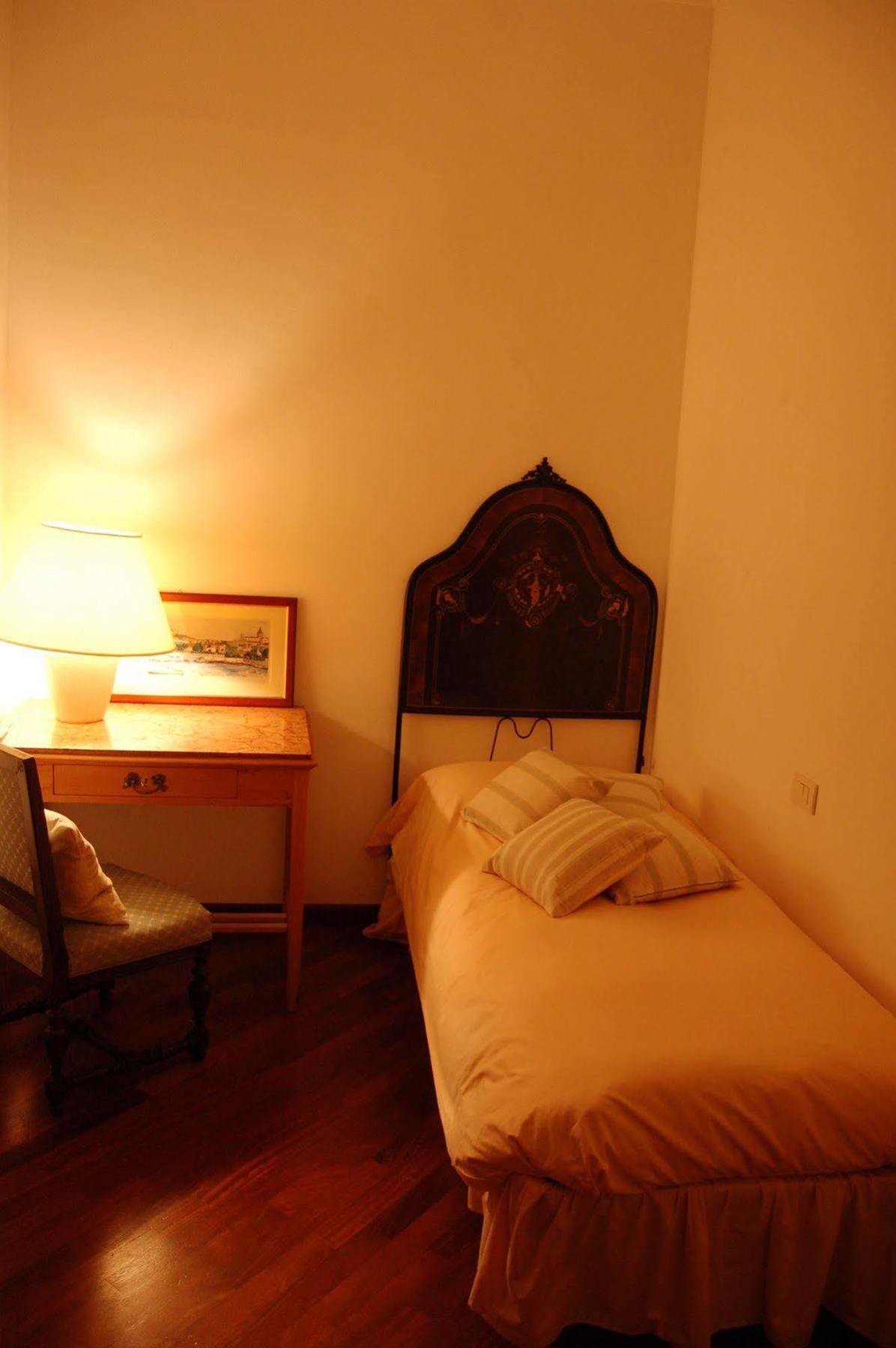 B&B St. Remy Каляри Екстериор снимка