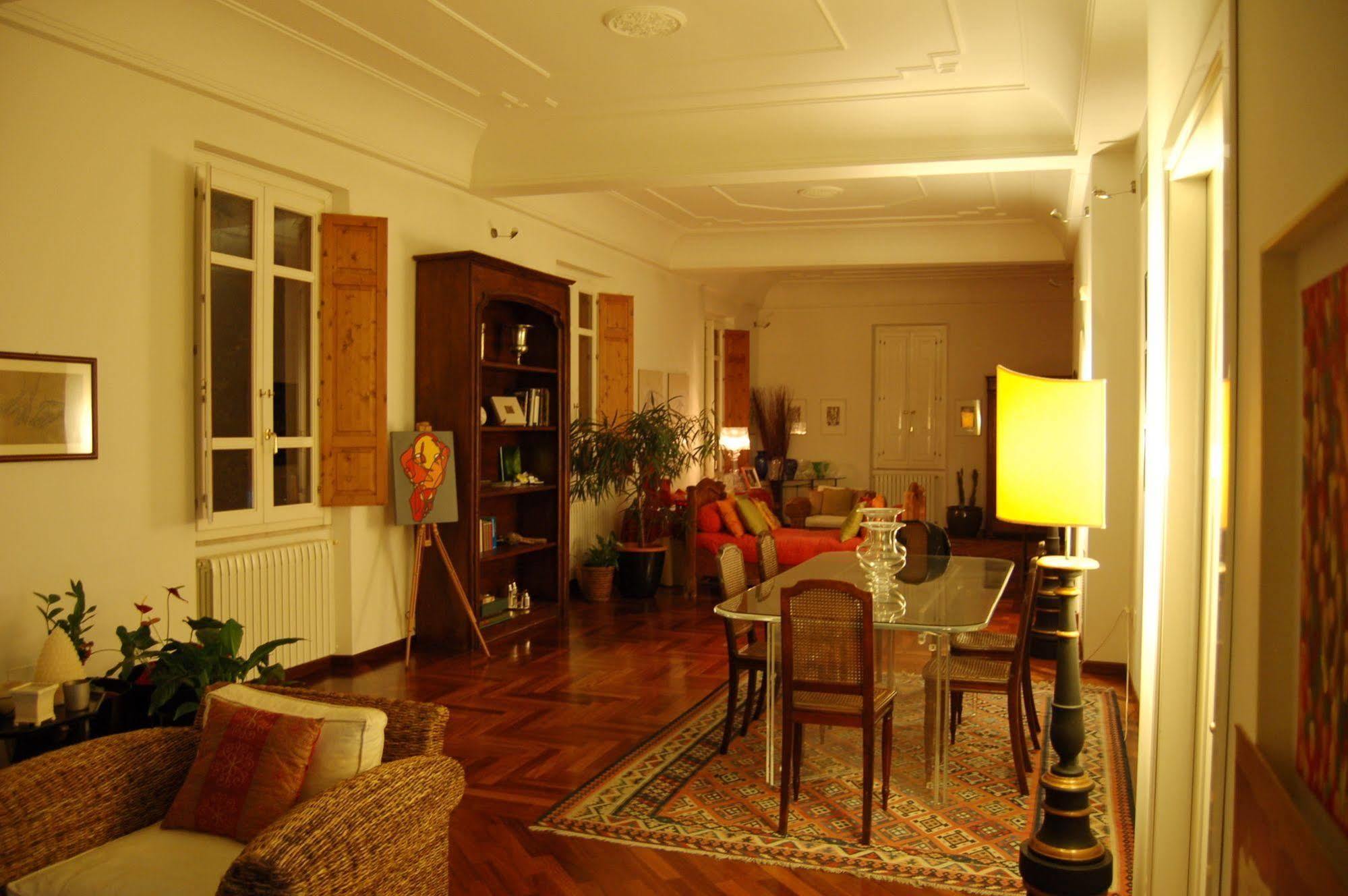 B&B St. Remy Каляри Екстериор снимка